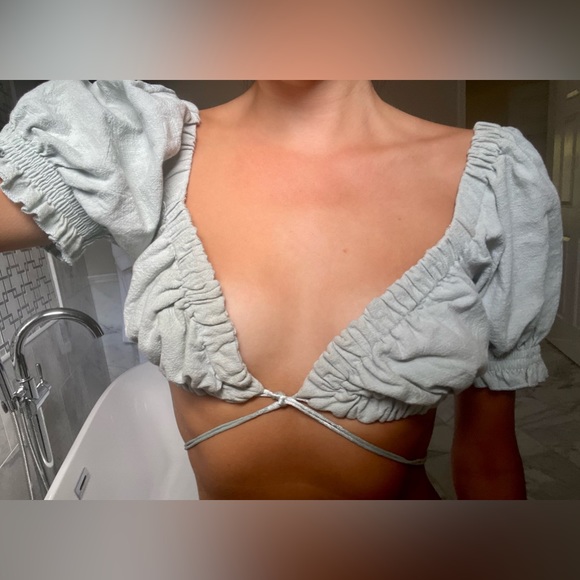 Peplum sleeved light green crop top - Picture 2 of 2